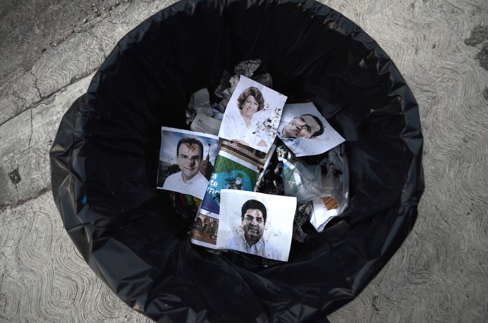 Candidatos al bote de los desechos y sin separar